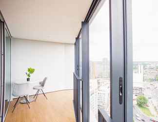 Kamar Tidur 2 High Rise 1 Bedroom Apartment in Southbank