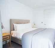 Kamar Tidur 4 High Rise 1 Bedroom Apartment in Southbank