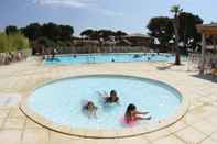 Swimming Pool Les Chalets de la Mer