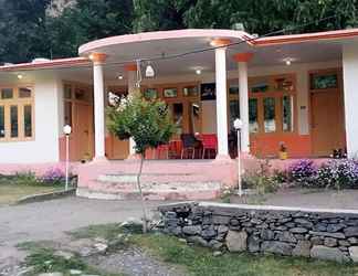 Exterior 2 Benazir Hotel Kalash