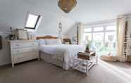 Bedroom 7 Fairlight - Charming Coastal Home on the Beach