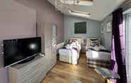 Kamar Tidur 5 Lancaster Close Serviced Accommodation