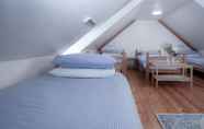 Kamar Tidur 5 Bunk House - 4 Bedroom - Llangenith