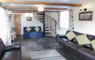 Common Space 2 Bunk House - 4 Bedroom - Llangenith