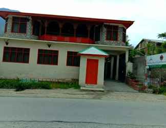 Bên ngoài 2 Chitral Guest House