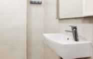 Toilet Kamar 3 Nice And Comfort Studio Apartment At Mustika Golf Residence