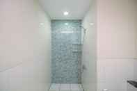 Toilet Kamar Fancy And Nice Studio Apartment At Nine Residence