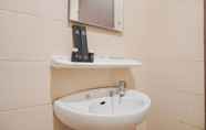 In-room Bathroom 2 Comfort Living 2Br At Belmont Residence Puri Apartment