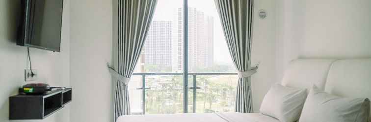 ห้องนอน Comfortable Studio With Pool View At Sky House Bsd Apartment