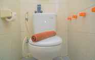 Toilet Kamar 5 Cozy Studio With City View Signature Park Grande Apartment