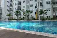 Kolam Renang Minimalist And Comfy 2Br Signature Park Grande Apartment