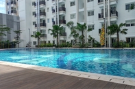 Kolam Renang Homey Rustic 2Br Apartment At Signature Park Grande