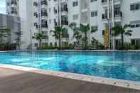 Swimming Pool Homey Rustic 2Br Apartment At Signature Park Grande