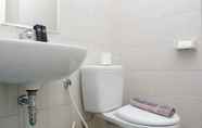 Toilet Kamar 7 Comfy 2Br At Signature Park Grande Apartment