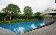 สระว่ายน้ำ 2 Stylish And Cozy 1Br Apartment At Veranda Residence Puri