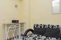 Lobi Comfort And Homey 2Br At Green Pramuka City Apartment