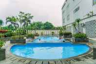 Swimming Pool Cozy Living Studio Apartment At Margonda Residence 3