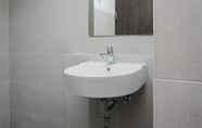 Toilet Kamar 7 Comfortable And Simply Studio At Bintaro Icon Apartment