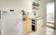 ห้องนอน 6 Comfy & Bright 1Br Apartment At Parahyangan Residence