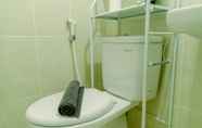 Toilet Kamar 4 Nice And Cozy Studio Apartment At M-Town Residence