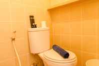 Toilet Kamar Cozy Living Studio Sunter Park View Apartment