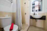 In-room Bathroom Cozy And Tidy Studio Apartment Mangga Dua Residence