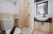 Toilet Kamar 5 Relaxing Studio Apartment Mangga Dua Residence Near Itc Mall