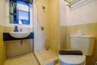 In-room Bathroom Cozy Living Studio Apartment Mangga Dua Residence Near Itc Mall