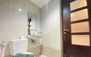 Toilet Kamar 6 Pleasant 2Br Apartment At Tamansari La Grande