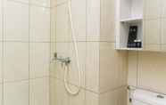 Toilet Kamar 3 Cozy Studio At Springlake Summarecon Bekasi Apartment