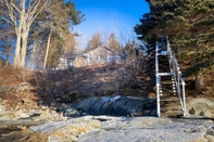 Exterior Lucky Stone Retreat - Private Beach & Acadia View