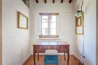 Phòng tắm bên trong Ginevra Apartment by Firenze Prestige
