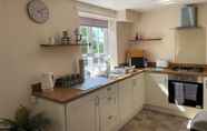 Kamar Tidur 4 Beautiful 1 Bed Apartment in the Heart of Ludlow