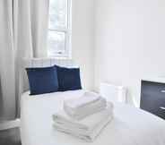 Bedroom 3 Studio Apartment In Euston