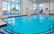 Kolam Renang 5 SpringHill Suites by Marriott Boston Logan Airport Revere Beach