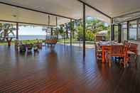 Common Space Absolute Beachfront House with Private Pool