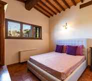 Bedroom 5 Captivating 1-bed Villa With Pool in Tuscany