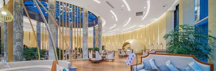 Lobi Howard Johnson By Wyndham Lake Serenity Hotel Neijiang