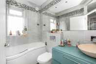 In-room Bathroom Gorgeous Refurbished 2 Bedroom Apartment With Garden