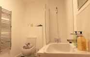 In-room Bathroom 7 Livestay-1bed Apt With Private Balcony Heathrow