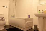 In-room Bathroom Livestay - Chic One Bed Apartment Near Heathrow