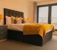 Kamar Tidur 4 Livestay - 3 bed Apt With Balcony Near Heathrow