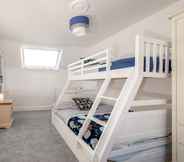 Bedroom 6 Charming Cardoon Cottage in Beautiful Village