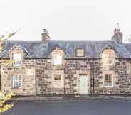 Exterior 2 Charming Cardoon Cottage in Beautiful Village