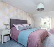 Bedroom 3 Charming Cardoon Cottage in Beautiful Village