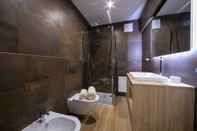 Toilet Kamar Boutique Apartment 5