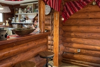 Bar, Kafe dan Lounge Stunning 4-bed Chalet in Bran With Superb Panorama