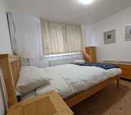 Kamar Tidur 2 Beautiful Independent Apartment in London, UK