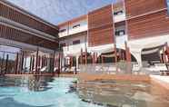 Kolam Renang 2 Cabana Blu Hotel & Suites