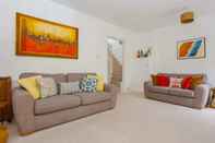 พื้นที่สาธารณะ Bright and Airy 3 Bedroom Maisonette in South London